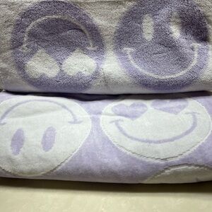NWT Purple and White Smiley Face Bath Towel